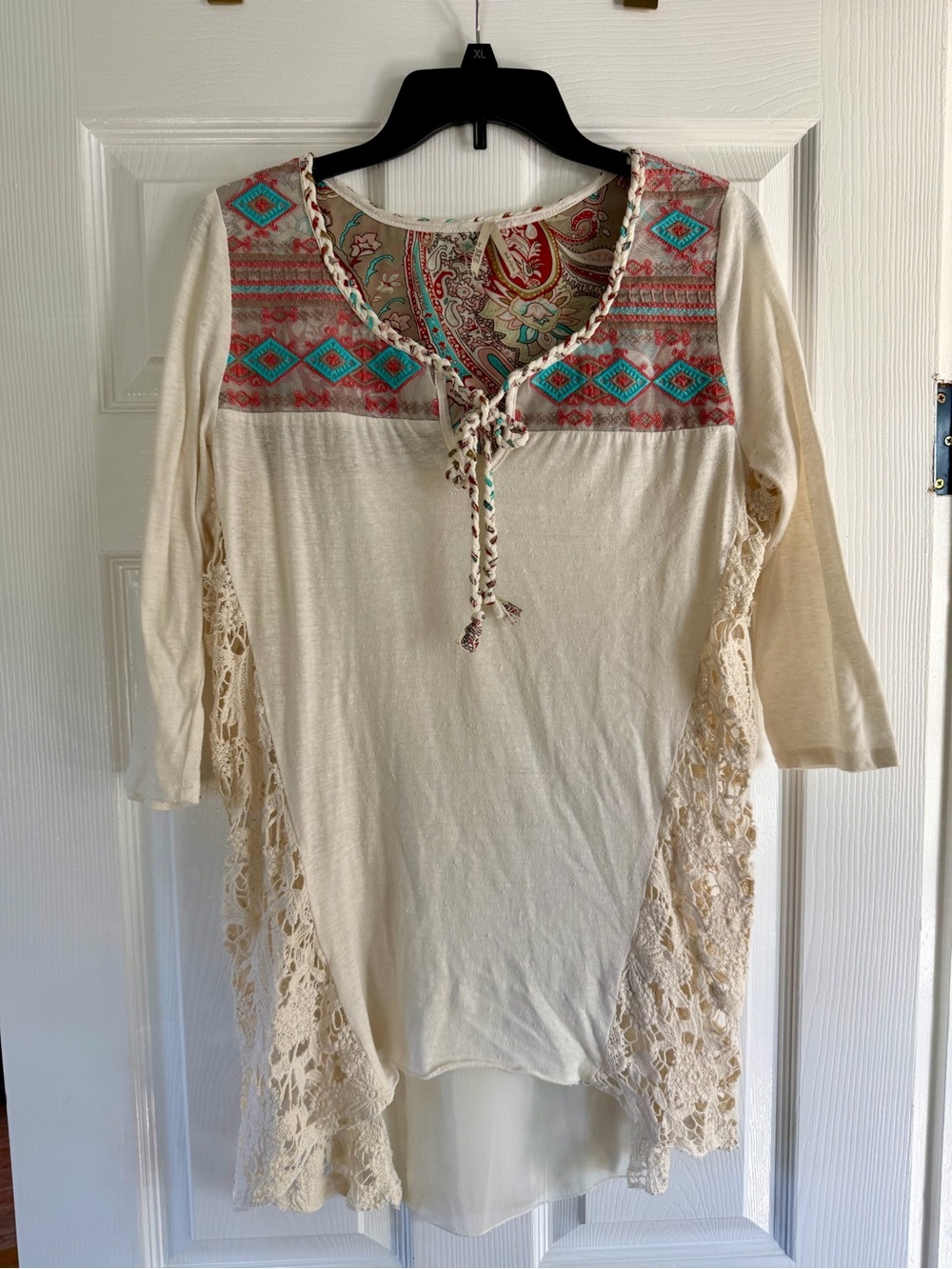 Gimmicks by BKE Boho Paisley Lace Crochet Tie Front Tunic Top